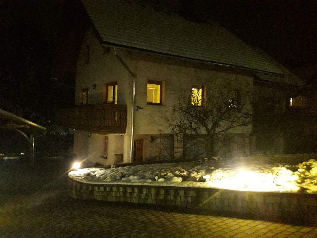 Apartma Marjetica Blejska Dobrava Bagian luar foto