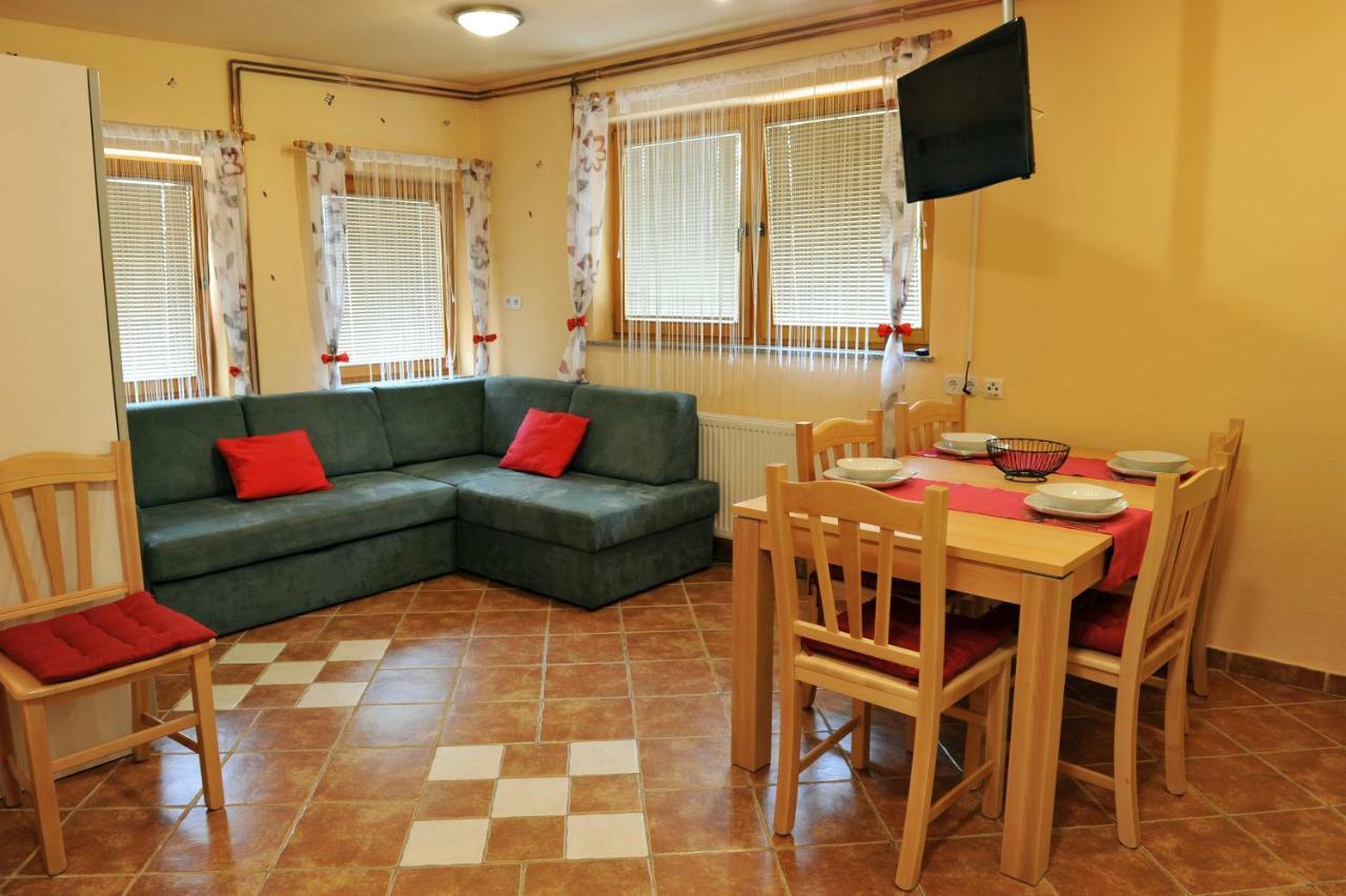 Apartma Marjetica Blejska Dobrava Bagian luar foto