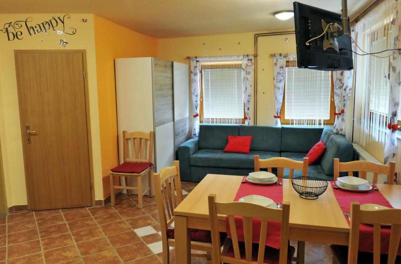 Apartma Marjetica Blejska Dobrava Bagian luar foto